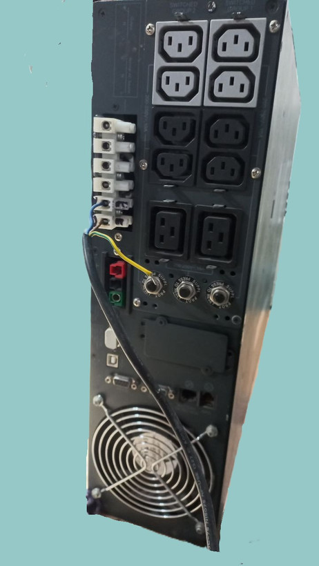 یوپیاس MGE ظرفیت 5kVA، 180V (در حد نو)