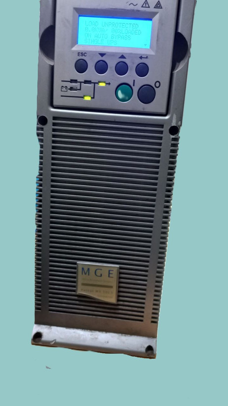 یوپیاس MGE ظرفیت 5kVA، 180V (در حد نو)